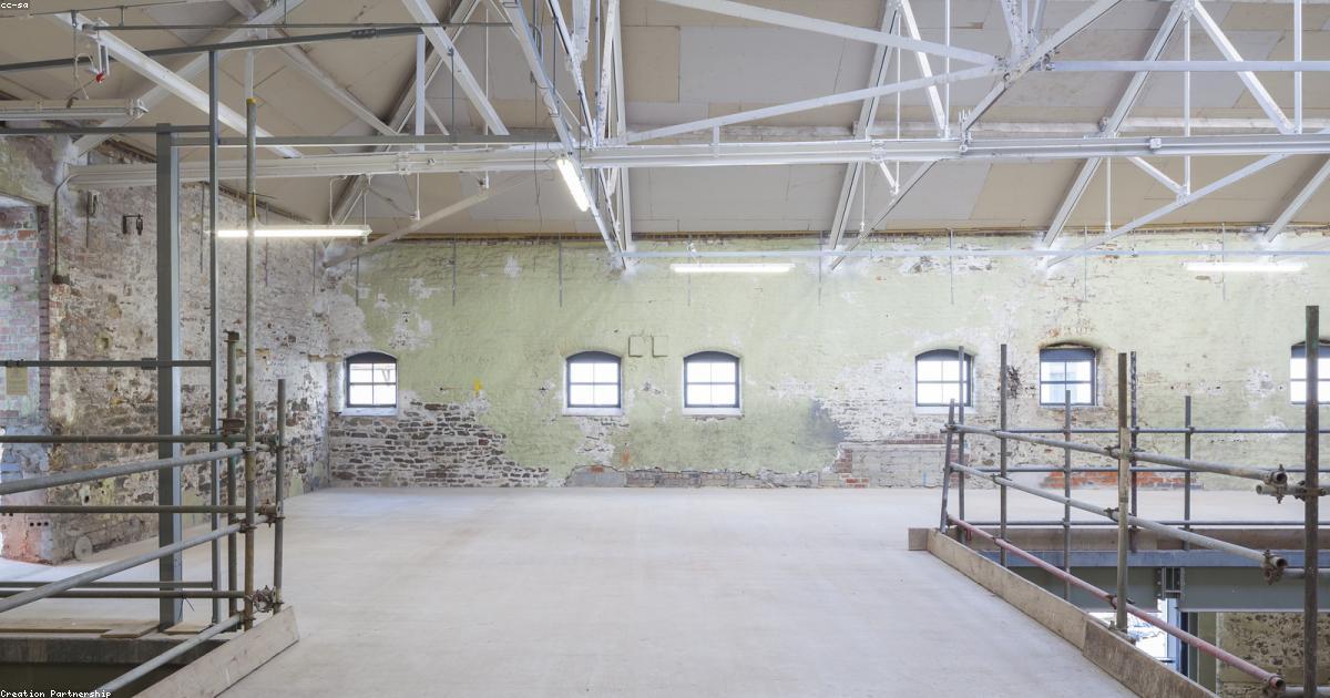 Hiring a general contractor to save money on home renovations