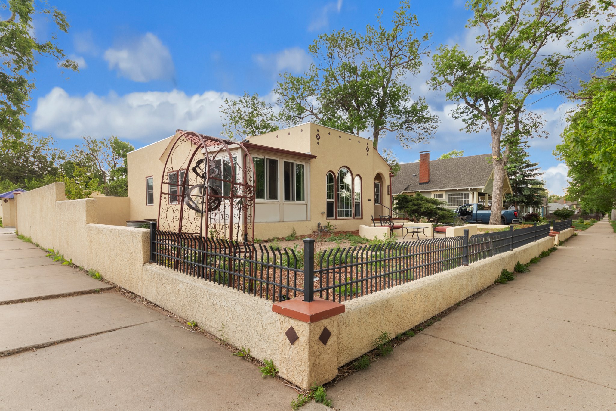 1830 W Pikes Peak